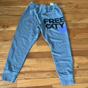 Freecity 3/4 sweatpants